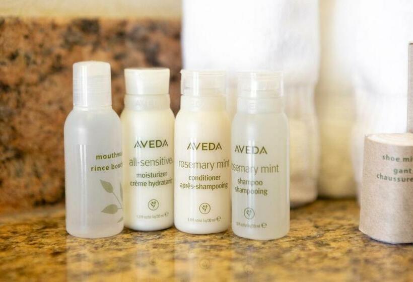 스위트 킹사이즈 침대, San Carlos Hotel New York