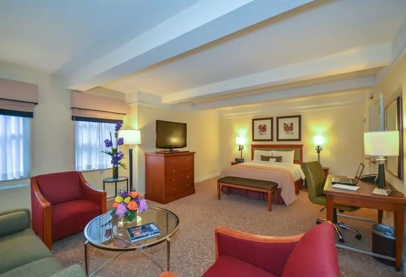 سوییت اجرایی, San Carlos Hotel New York