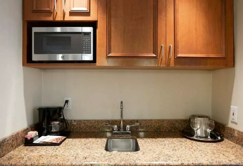 سوئیت پریمیوم, San Carlos Hotel New York