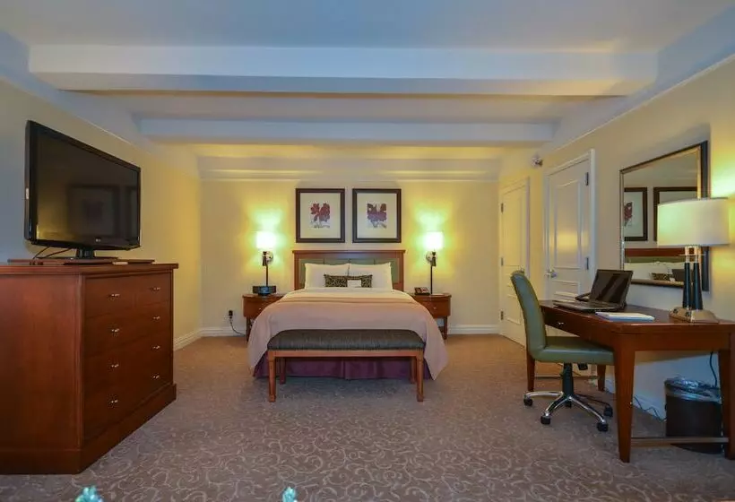 سوییت اجرایی, San Carlos Hotel New York