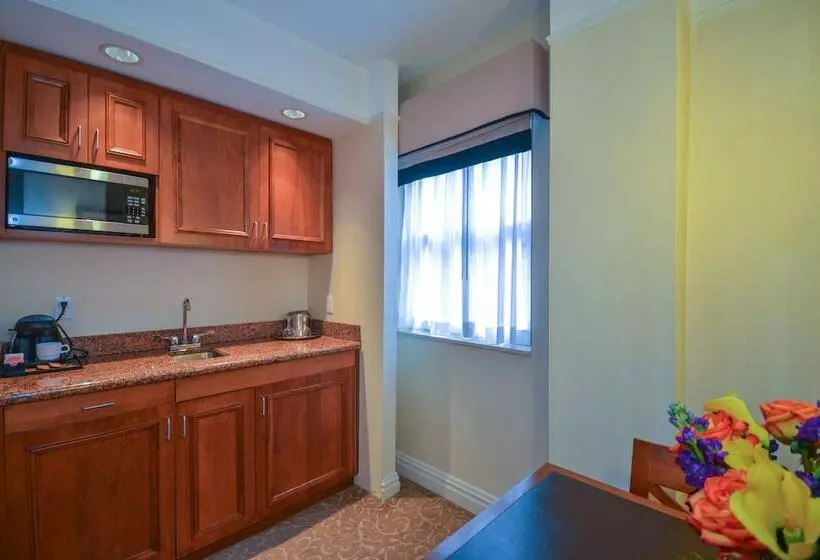 سوییت, San Carlos Hotel New York