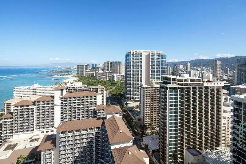 اتاق استاندارد با تخت بزرگ, Sheraton Waikiki Beach Resort