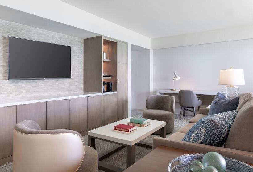 סוויטה נוף לים, Sheraton Waikiki Beach Resort