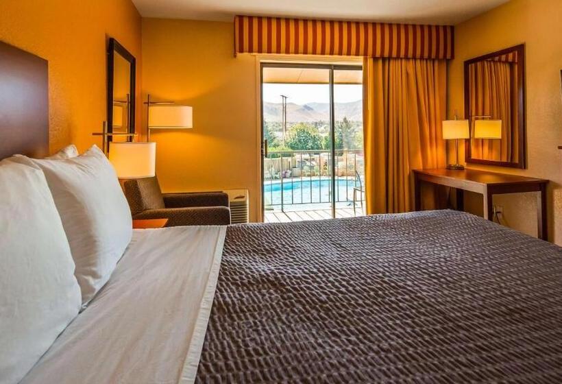 غرفة قياسية مطلّة علي حمام السباحة, Surestay Hotel By Best Western Wenatchee