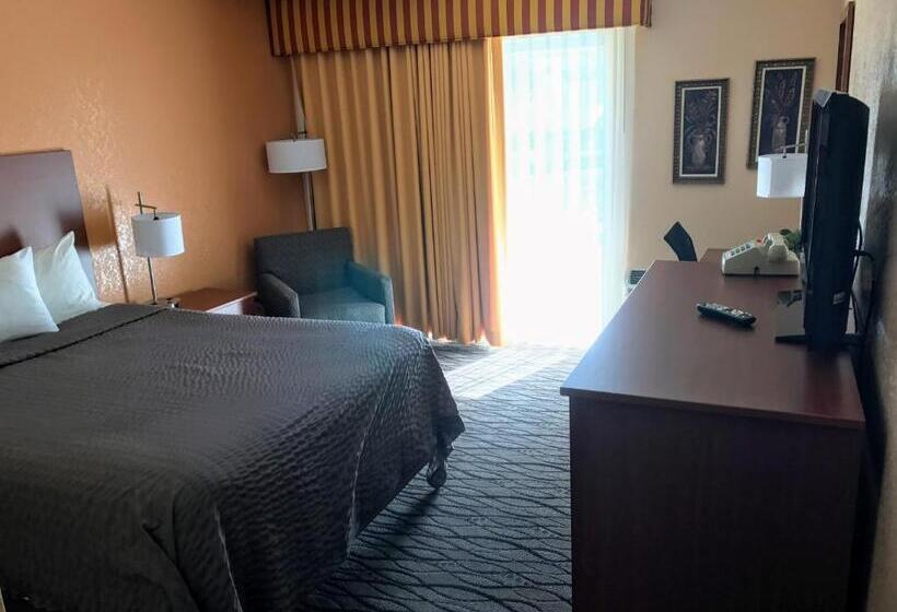 غرفة قياسية مطلّة علي حمام السباحة, Surestay Hotel By Best Western Wenatchee