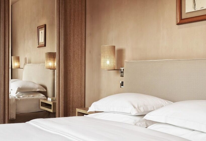 חדר סופריור, The Margi