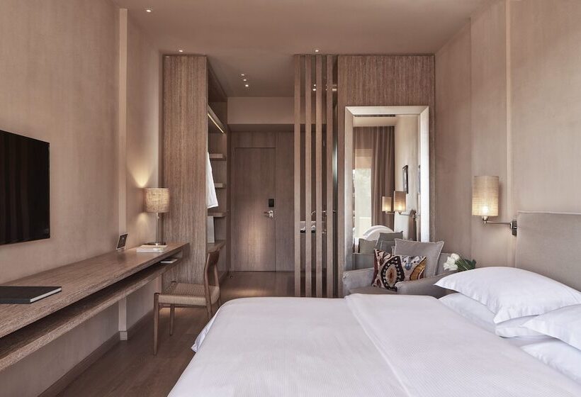 חדר אקזקיוטיב, The Margi