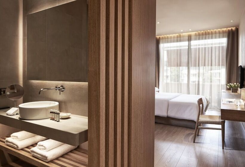 חדר פרמיום נוף לים, The Margi