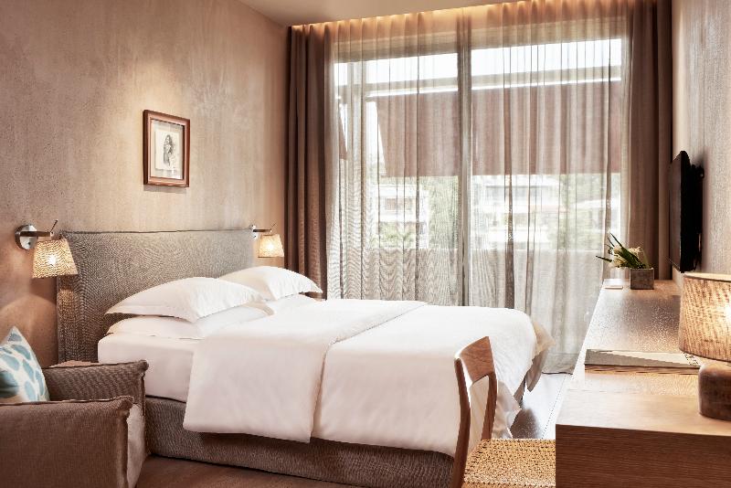 חדר סופריור, The Margi