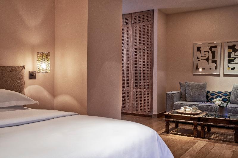 סוויטת ג'וניור, The Margi