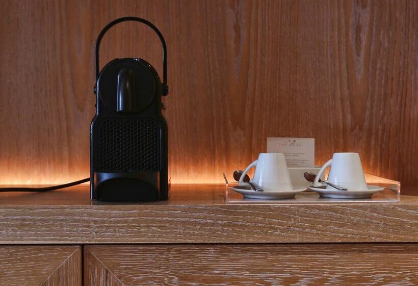 חדר סופריור, The Margi