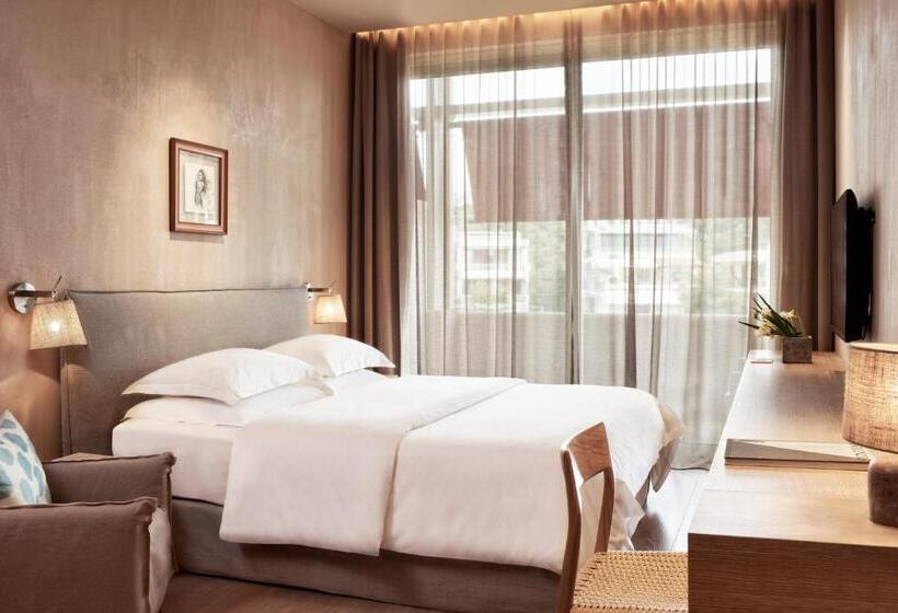 חדר סופריור, The Margi