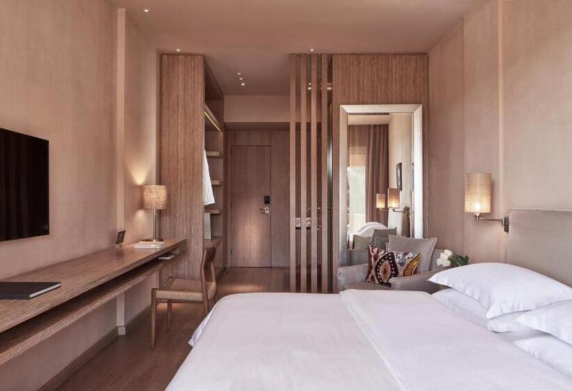 חדר אקזקיוטיב, The Margi