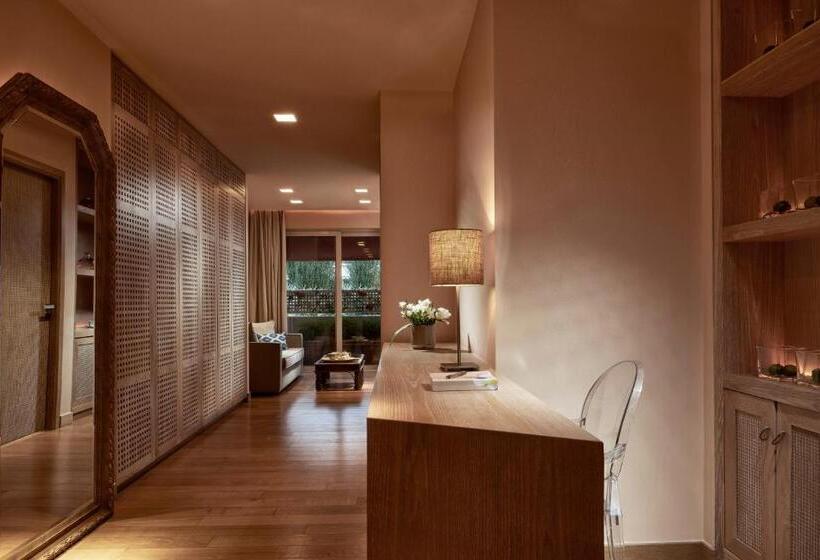 סוויטת ג'וניור, The Margi