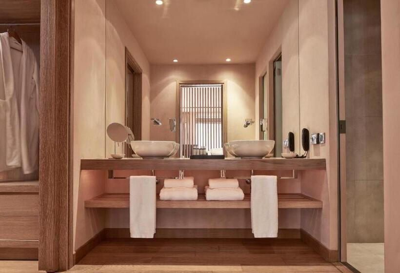 סוויטה עם טרסה, The Margi