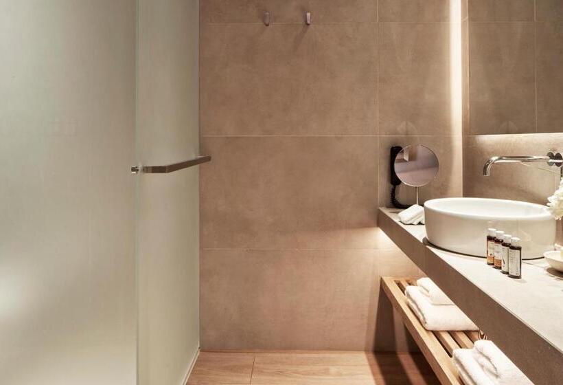 סוויטת פרמיום, The Margi