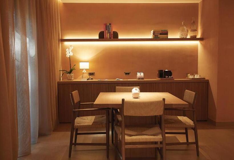 סוויטת קומפורט, The Margi