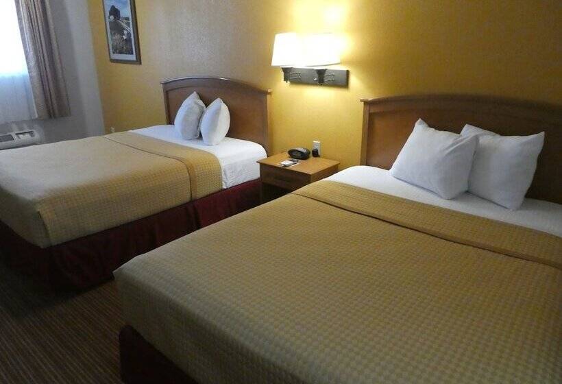 غرفه قياسيه سريرين مزدوجين, Travelodge By Wyndham Lemoore Near Naval Air Station