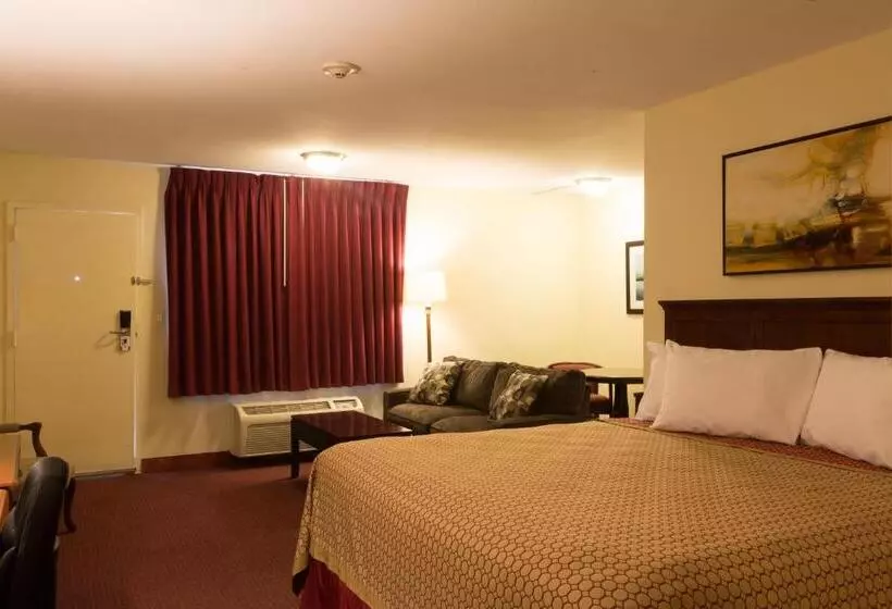 キングサイズベッドのスイートルーム, Marina Inn & Suites Chalmettenew Orleans