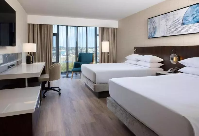 اتاق استاندارد, Delta Hotels By Marriott Victoria Ocean Pointe Resort