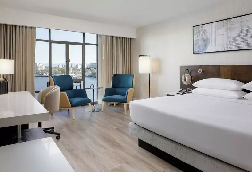 اتاق لوکس با چشمانداز, Delta Hotels By Marriott Victoria Ocean Pointe Resort