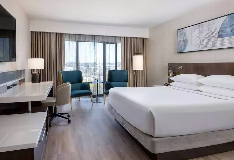 اتاق کلاب, Delta Hotels By Marriott Victoria Ocean Pointe Resort