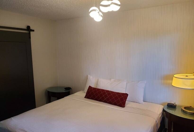 Номер Стандарт, Alpine Inn Abbotsford