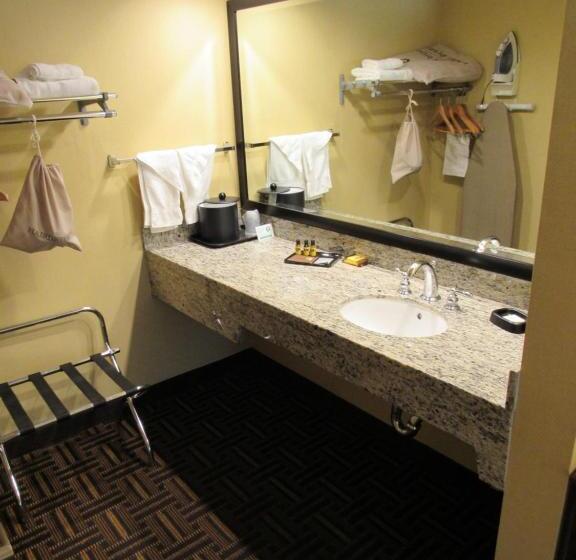 غرفة قياسية سرير كينج لذوى الإحتياجات الخاصة, Best Western Plus Redondo Beach Inn