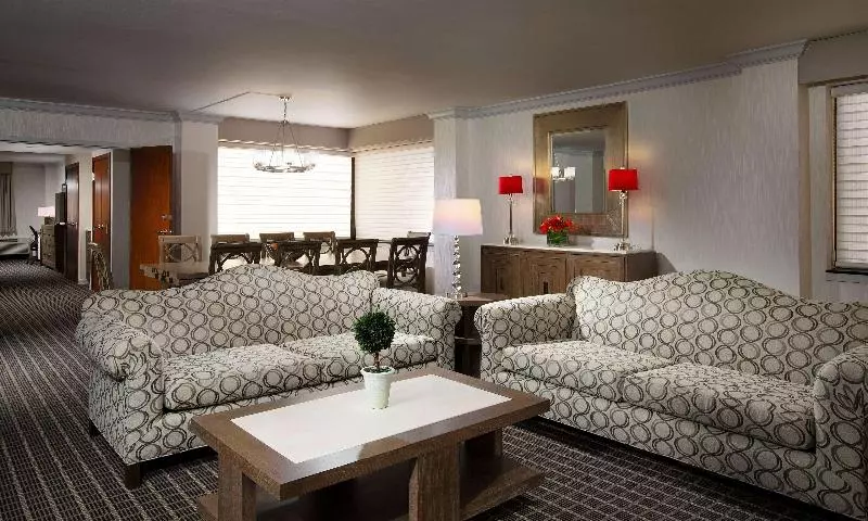 اتاق استاندارد با تخت بزرگ برای معلولان, Best Western Plus Redondo Beach Inn