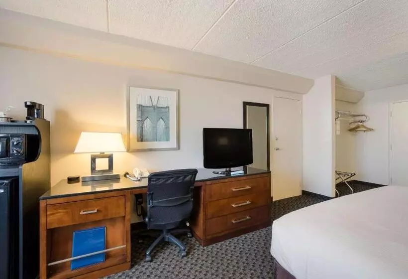 キングサイズベッドのスタンダードルーム, Best Western Riverfront Inn