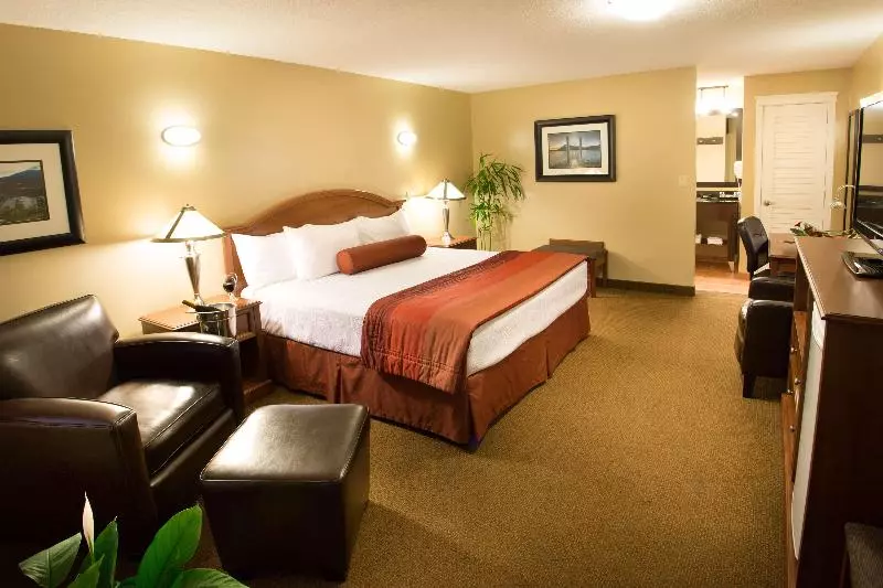 キングサイズベッドのデラックスルーム, Best Western Sicamous Inn