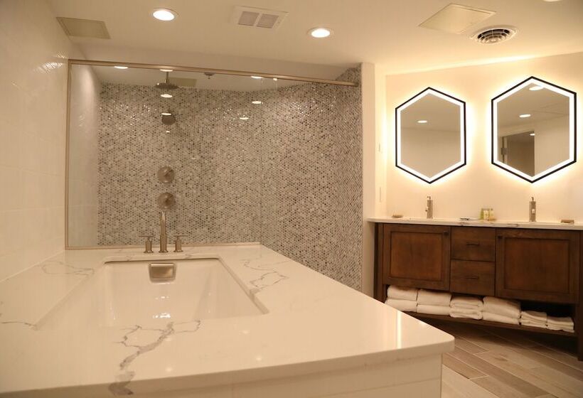 带4个卧室的别墅, Doubletree By Hilton Ocean City Oceanfront