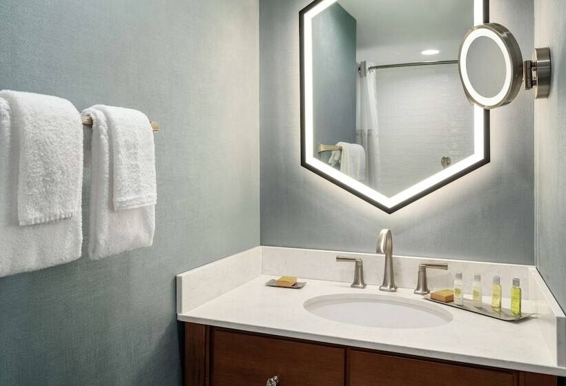 标准间带双人床, Doubletree By Hilton Ocean City Oceanfront