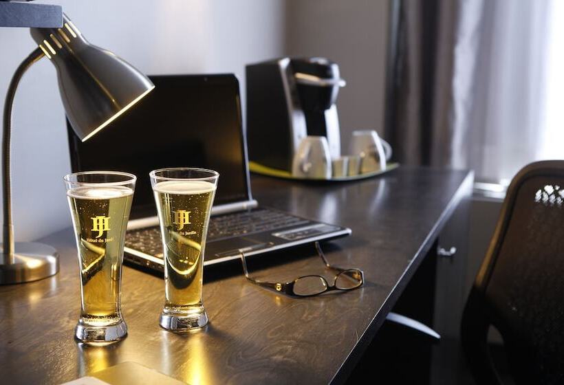 חדר סטנדרט שתי מיטות זוגיות, Hôtel Du Jardin