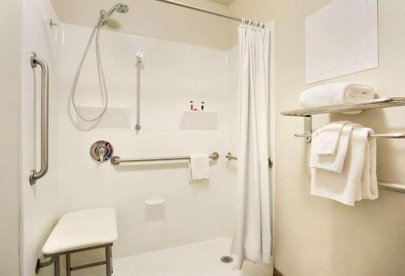 חדר סטנדרט מותאם לאדם עם מוגבלויות, Travelodge By Wyndham Winslow