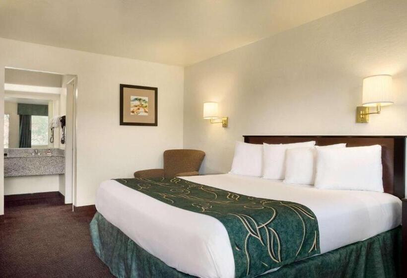 חדר סטנדרט עם מיטת קינג, Travelodge By Wyndham Winslow