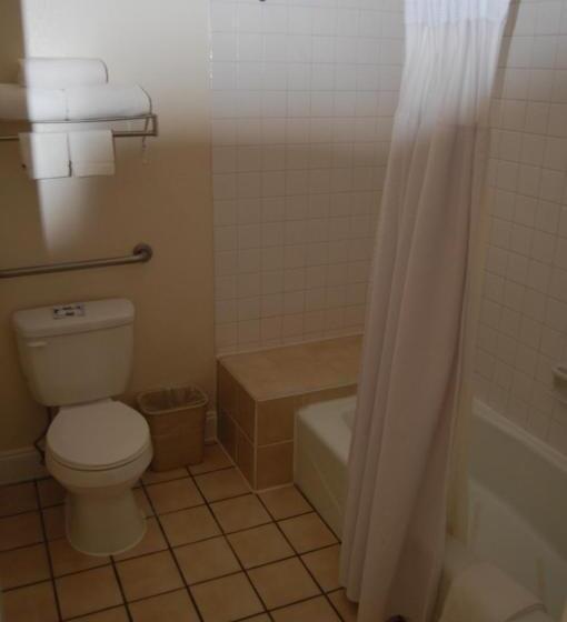 스탠다드 룸 킹사이즈 침대, Western Inn Lakewood