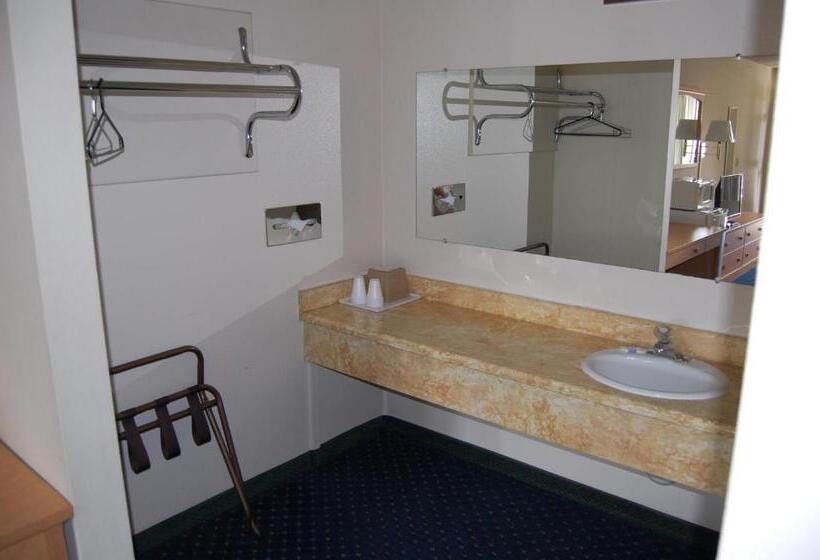 스탠다드 룸, Western Inn Lakewood