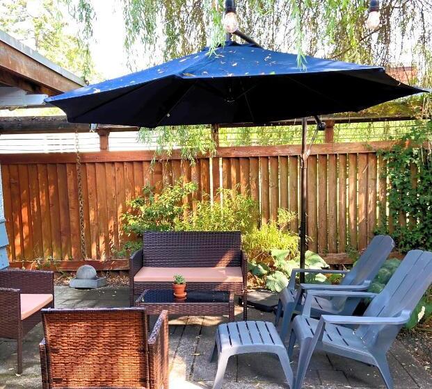 Standard Studio, Wisteria Guest House