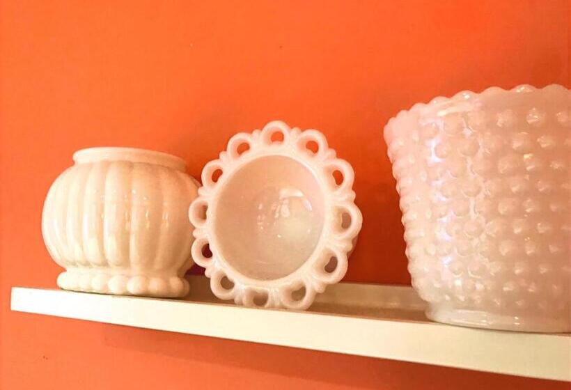 Standard Studio, Wisteria Guest House