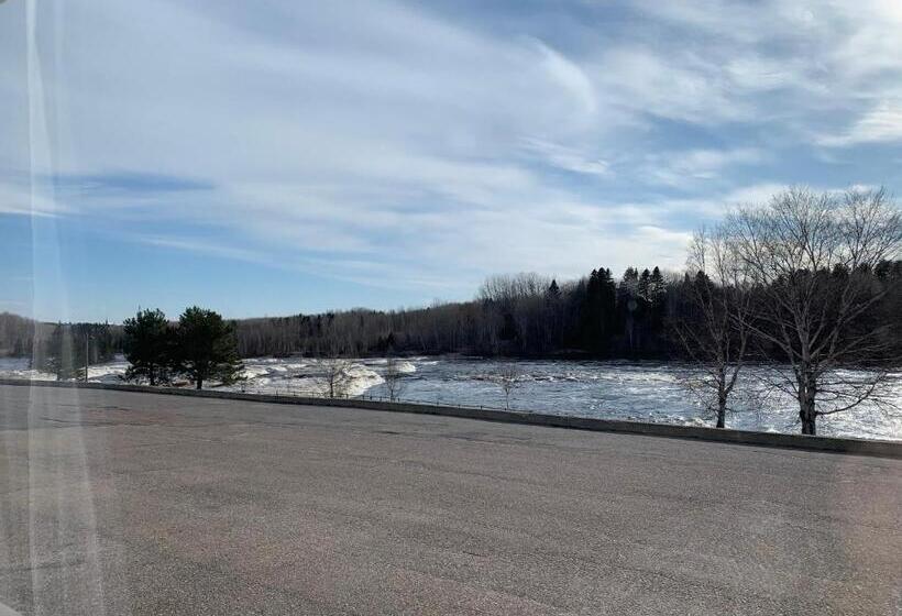 スイート(家族用), Motel Chute Des Pères