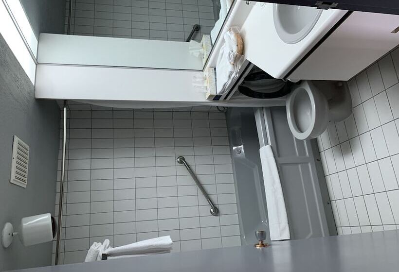 スーペリアースイート, Motel Chute Des Pères