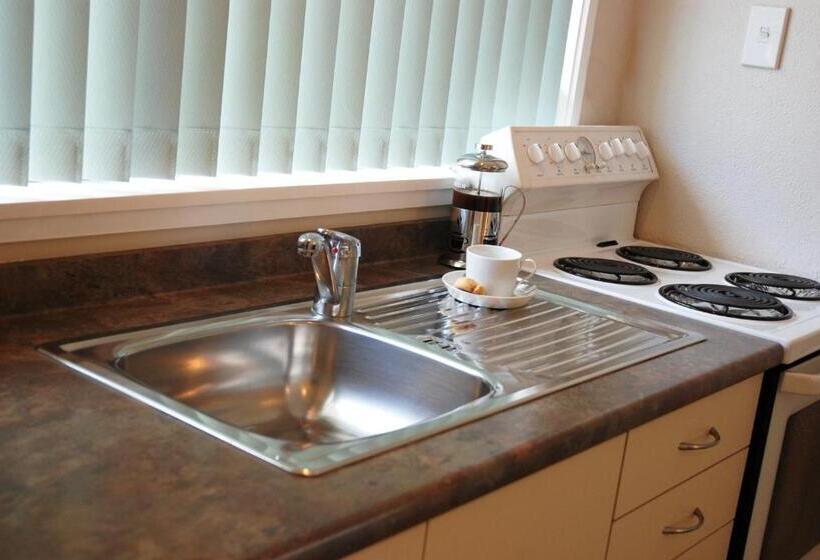 آپارتمان 1 خوابه, Almond Court Motel