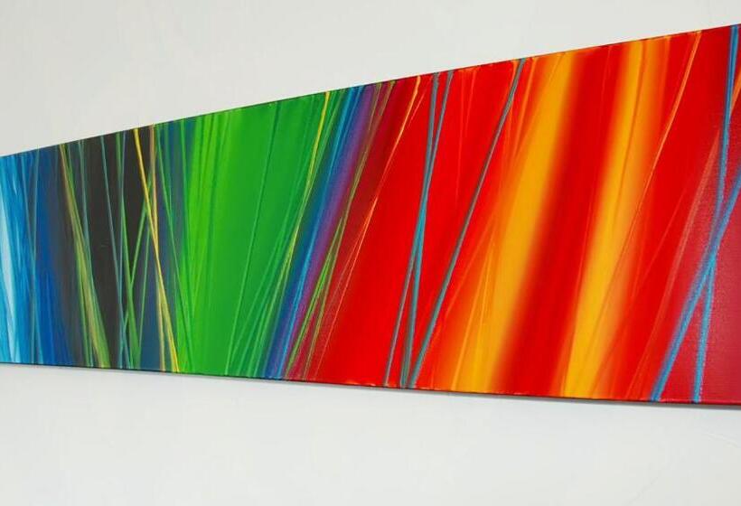 דירת שני חדרים, Almond Court Motel