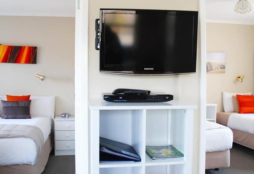 Апартаменты 2 Спальни, Almond Court Motel