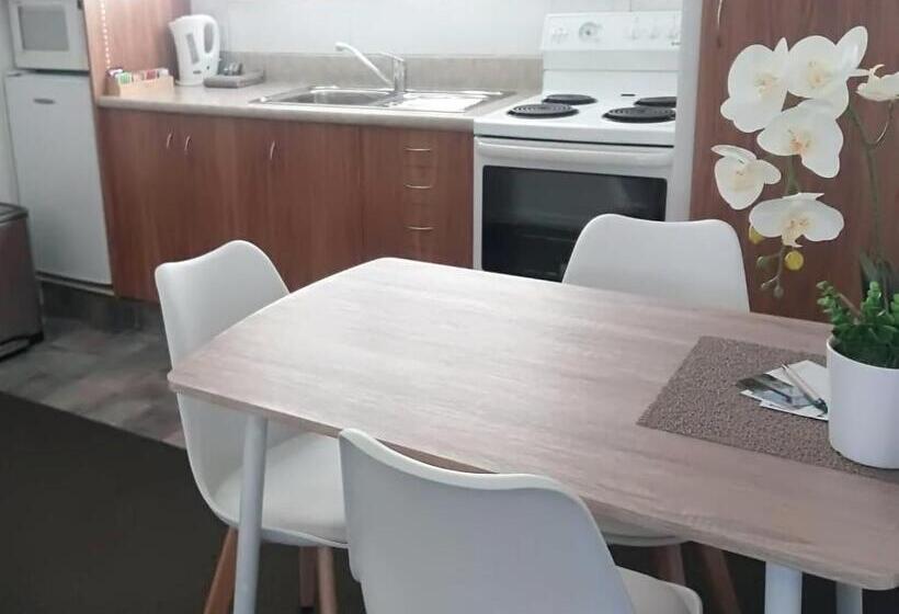 Апартаменты 1 Спальня, Almond Court Motel