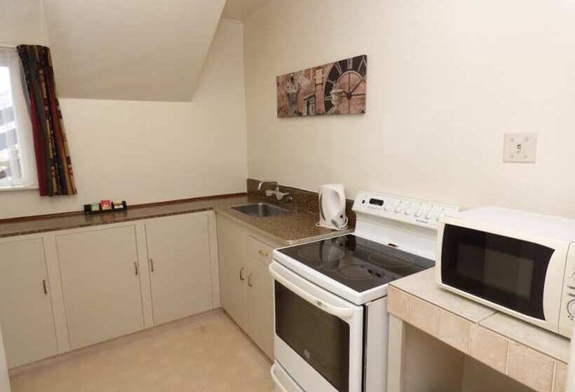 דירת חדר, Anchor Motel