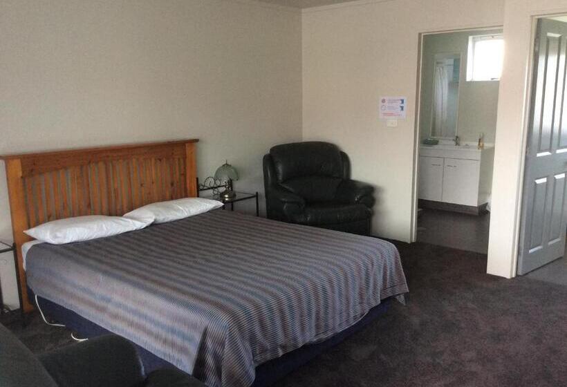 Студия Стандарт, Charlton Motel