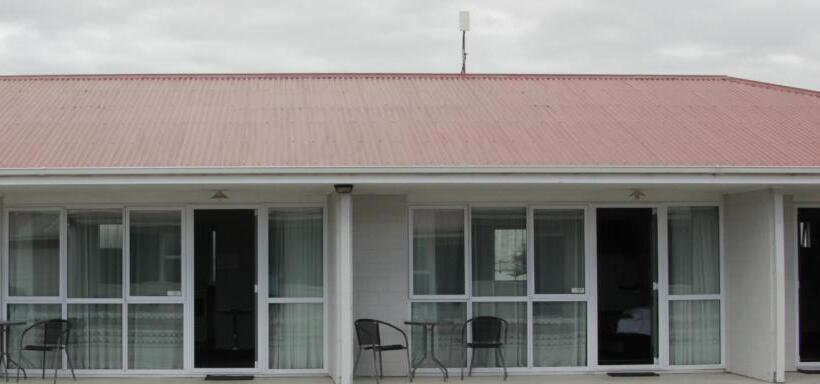 Студия Стандарт, Charlton Motel