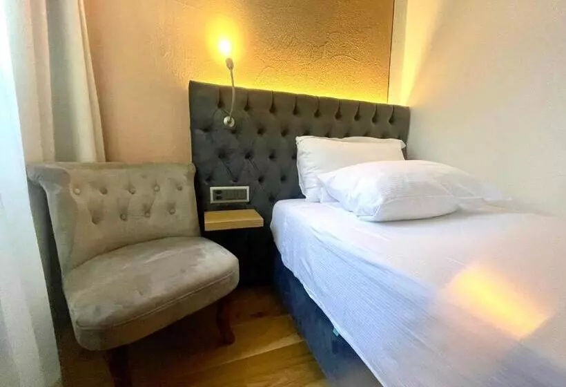 اتاق استاندارد یک نفره, Cittadella